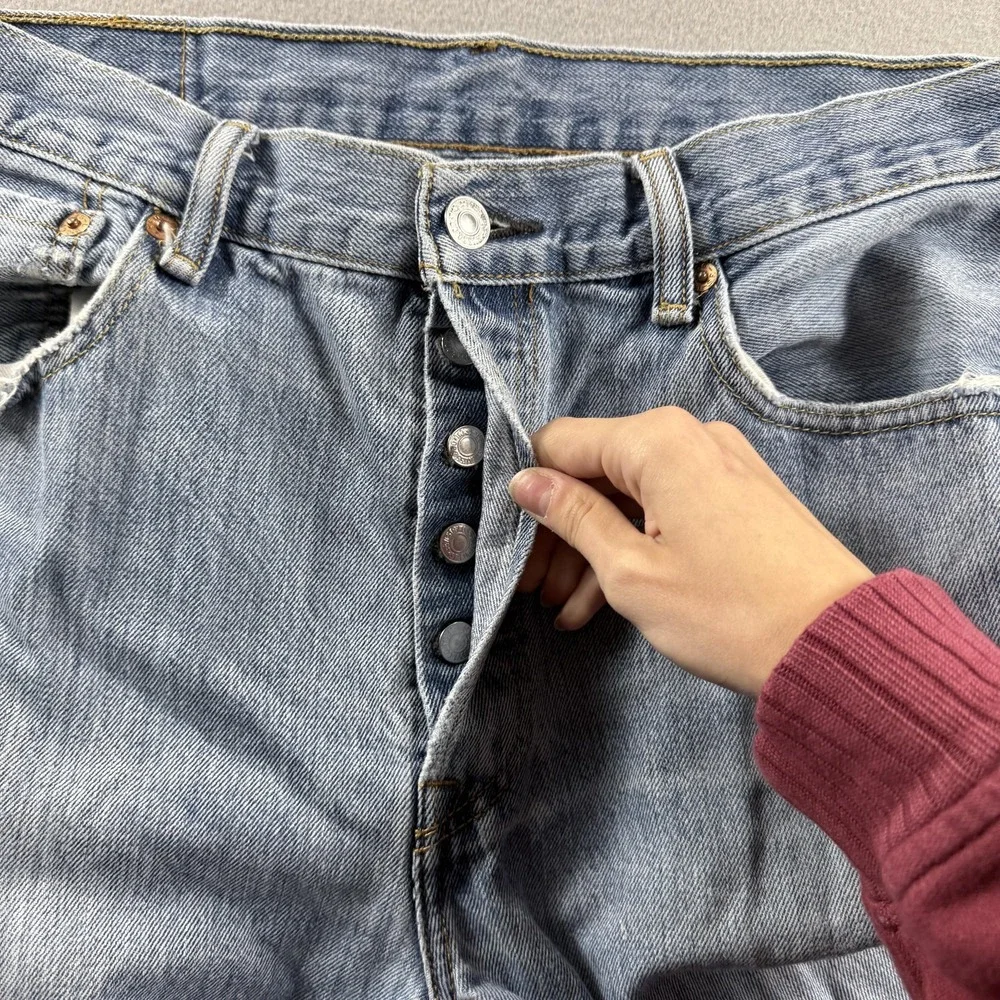 Levis 501 Jeans Mens 34x34 (Fit 32x31) Light Wash Straight Distressed Denim